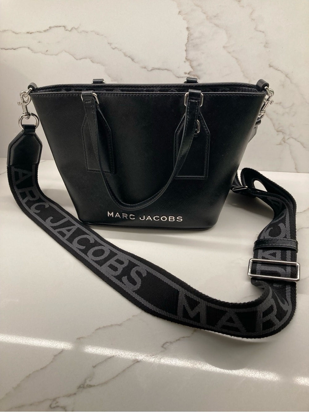 Marc Jacobs Black Saffiano Leather Tote Crossbody Logo Strap